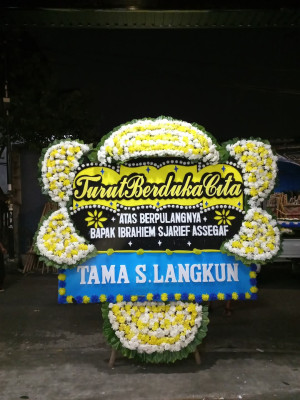Papan Bunga Duka di Mento